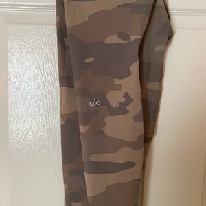 Alo Leggings